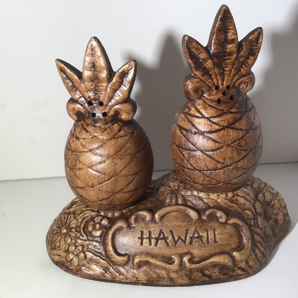 Vintage Treasure Craft Pineapple Salt and Pepper